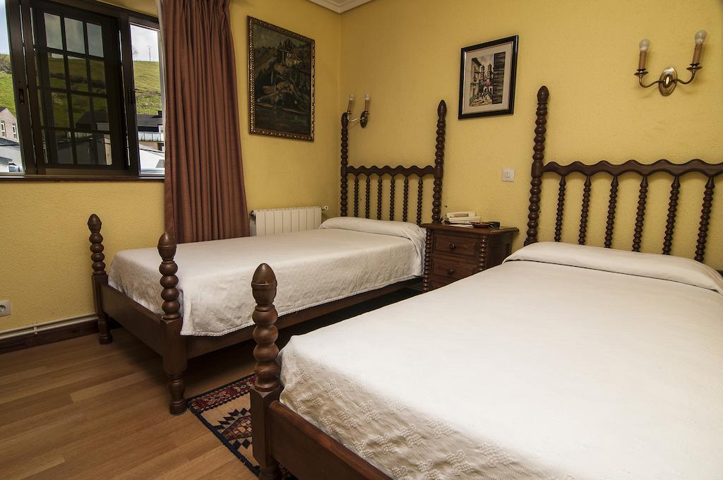 Hotel Riodeva Unquera Pokoj fotografie