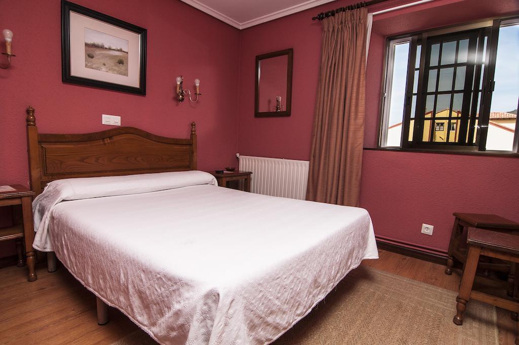 Hotel Riodeva Unquera Pokoj fotografie