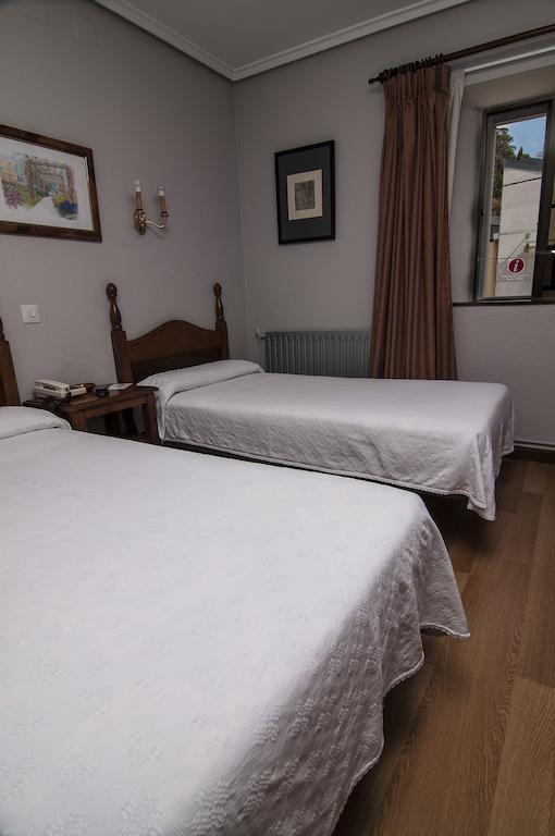 Hotel Riodeva Unquera Pokoj fotografie